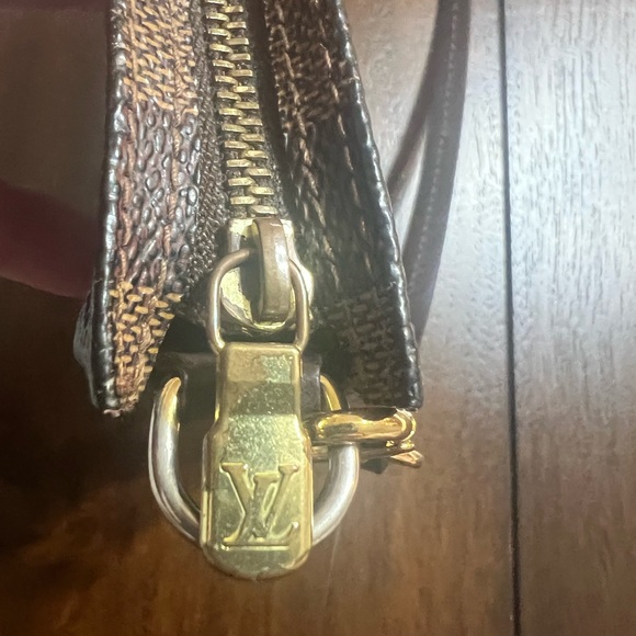 Louis Vuitton Damier Ebene Navona handbag. Very good condition. - Picture 9 of 10